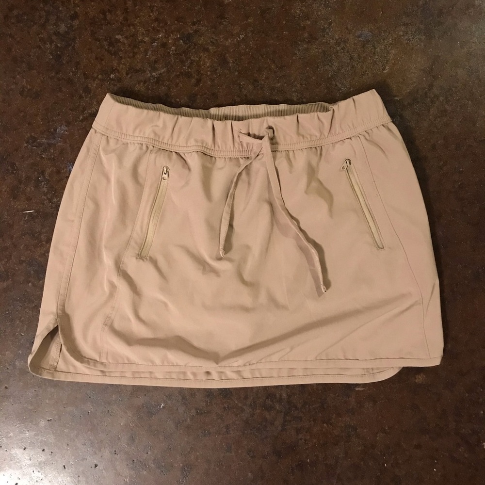M magellan outdoors skort!!